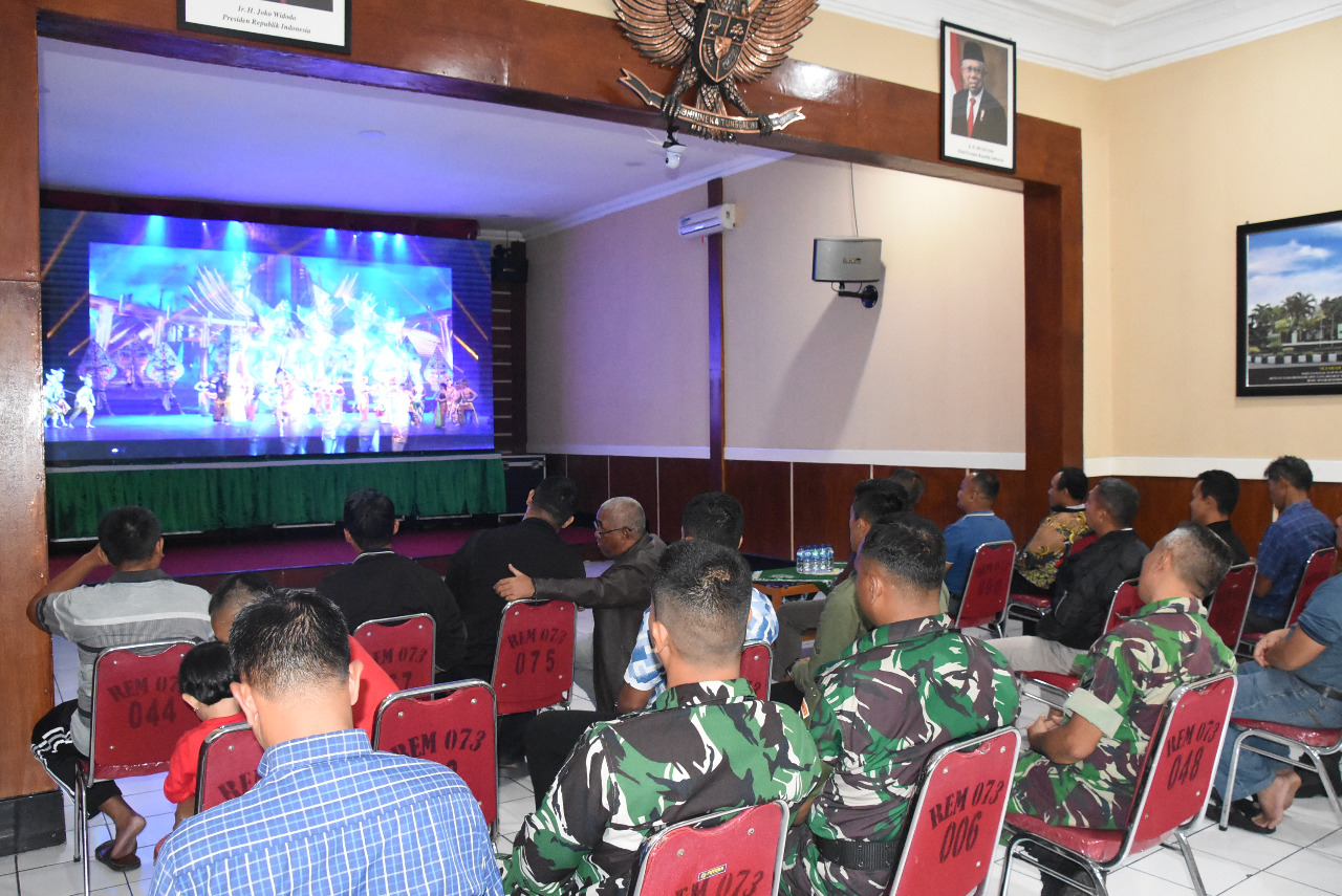 Danrem 073/MKT Bersama Prajurit  Nonton Bareng Pagelaran Wayang Orang "Pandawa Boyong"